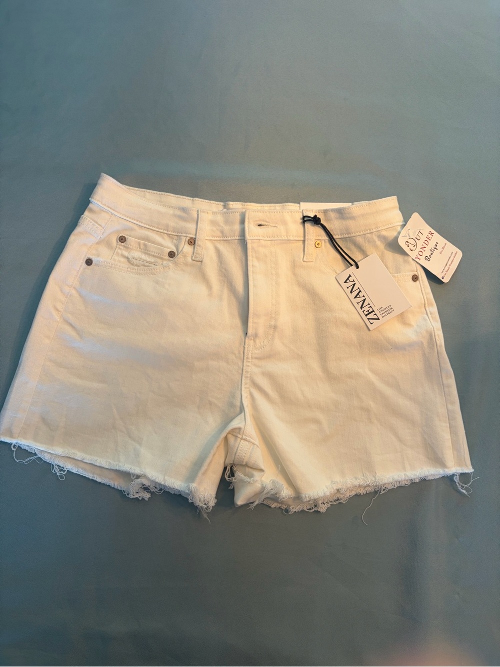 Zenana Women's White Denim Frayed Hem Shorts NWT Size L